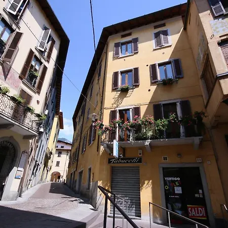 Al Rizzo Dei Santi Apartamento Lovere
